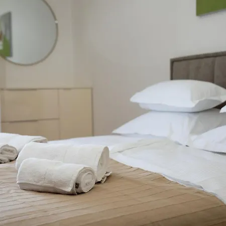 Apartment Fluid- Free Parking *