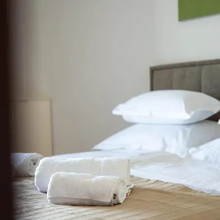 Apartment Fluid- Free Parking Split