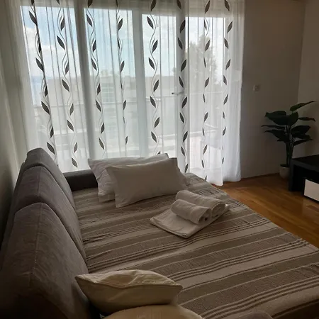 Fluid- Free Parking Split