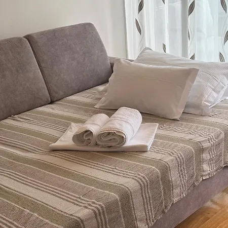 Fluid- Free Parking * Split