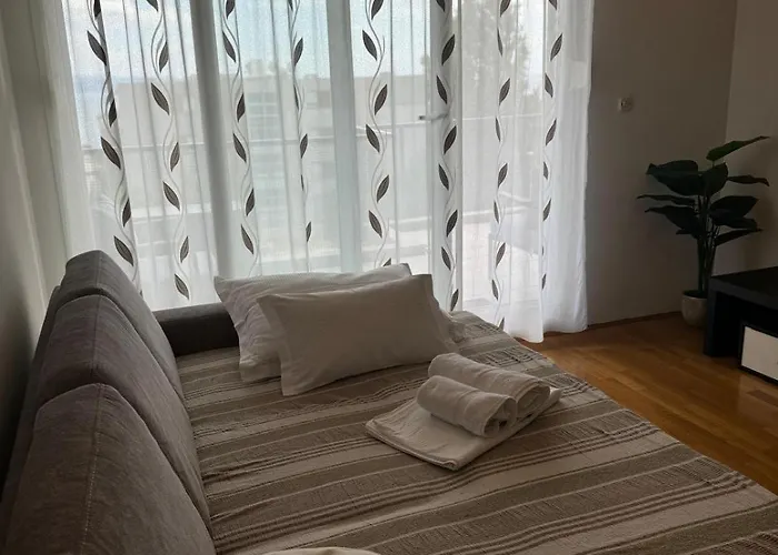 Fluid- Free Parking Split