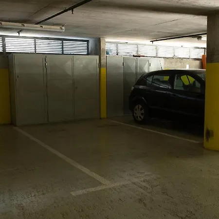 Fluid- Free Parking Apartman
